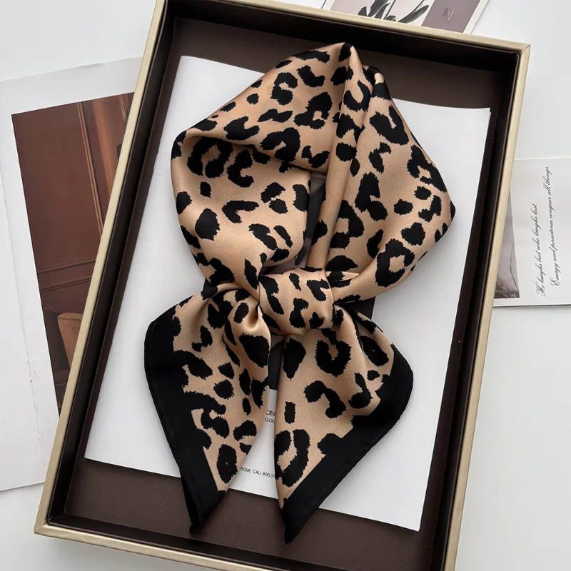 Роскошный женский атласный шар – обзор и цена Face Scarf Mask